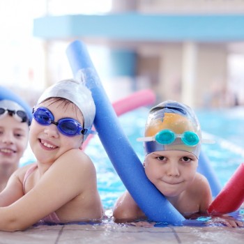 Bambini della scuola nuoto